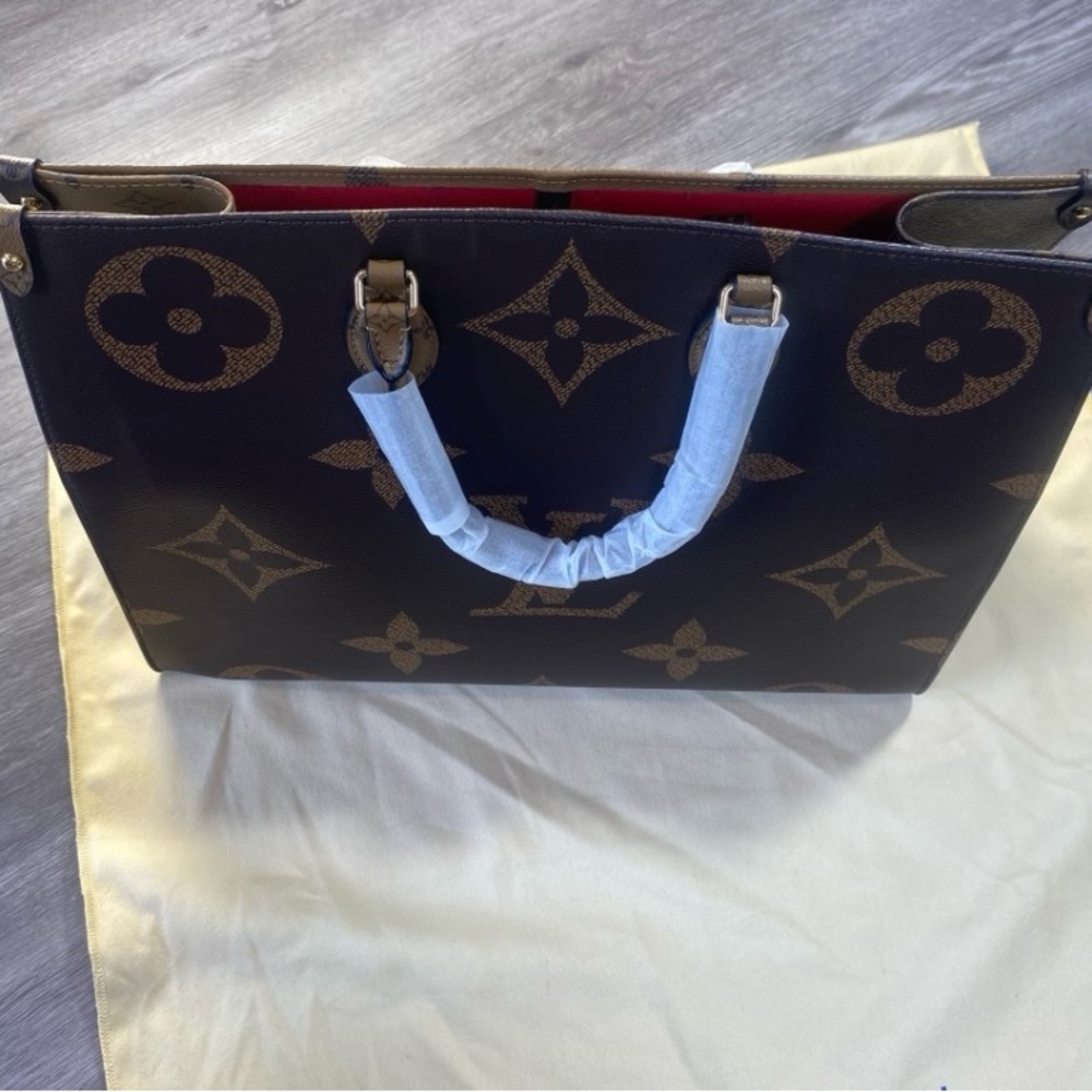 OnTheGo GM Tote Monogram Reverse Canvas Brown Bag - Picture 10 of 15
